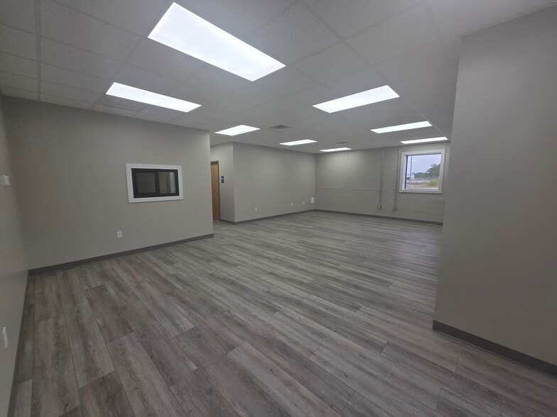 More Photos Of 250 Raleigh St, Wilmington Warehouse For Lease