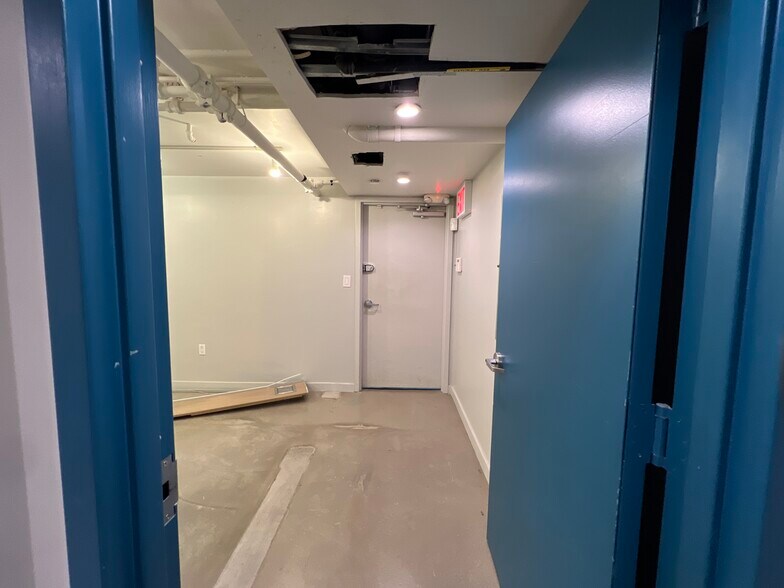 More Photos Of 172 Stanton St, New York Apartments For Lease