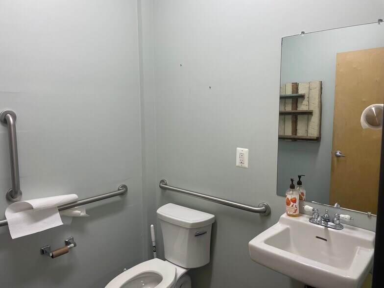 More Photos Of 331 Gambrills Rd, Gambrills Medical For Lease