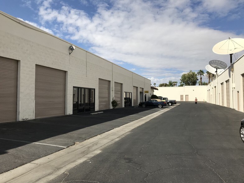 More Photos Of 41625 Eclectic St, Palm Desert Showroom For Lease