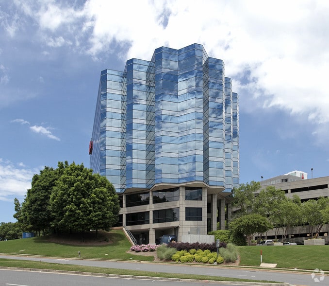 More Photos Of 6325 Peachtree Dunwoody Rd, Atlanta Office For Lease