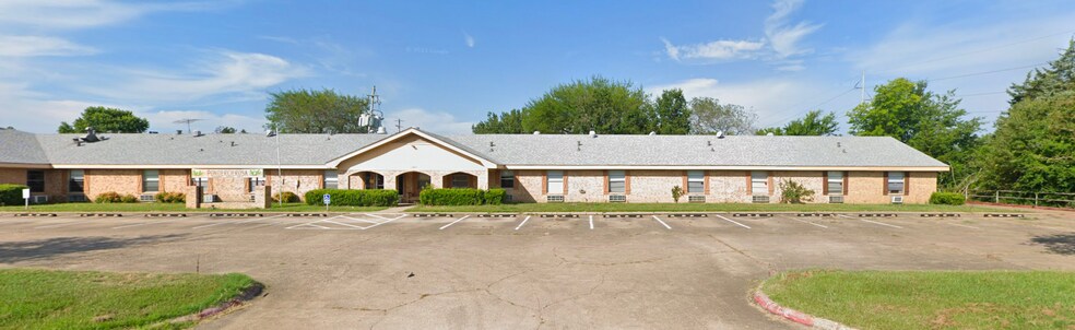 More Photos Of 540 SE Front St, De Kalb Skilled Nursing Facility For Sale