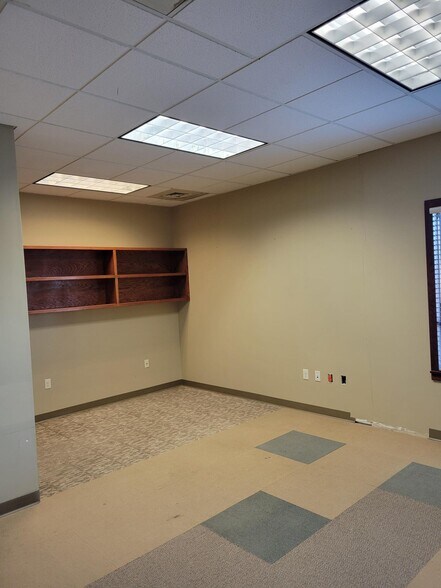 More Photos Of 3122 N Cypress St, Wichita Medical For Lease