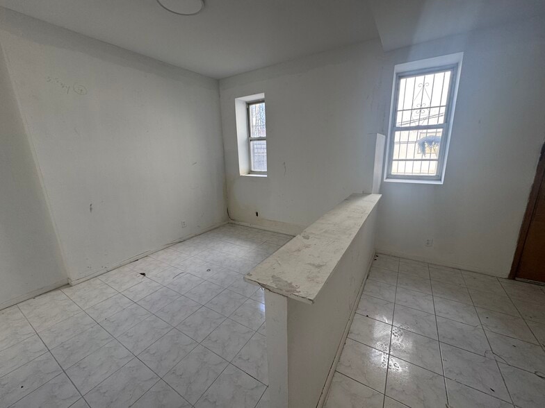 More Photos Of 1007 Broadway, Brooklyn Storefront Retail Residential For Lease