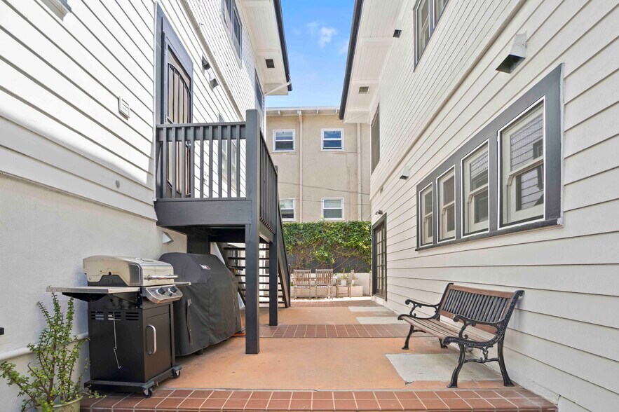 More Photos Of 233-239 Hawthorn St, San Diego Apartments For Sale