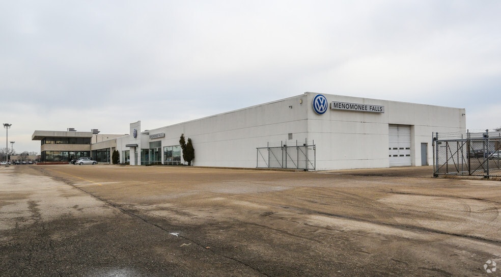 More Photos Of N88 W14167 Main St, Menomonee Falls Auto Dealership For Sale