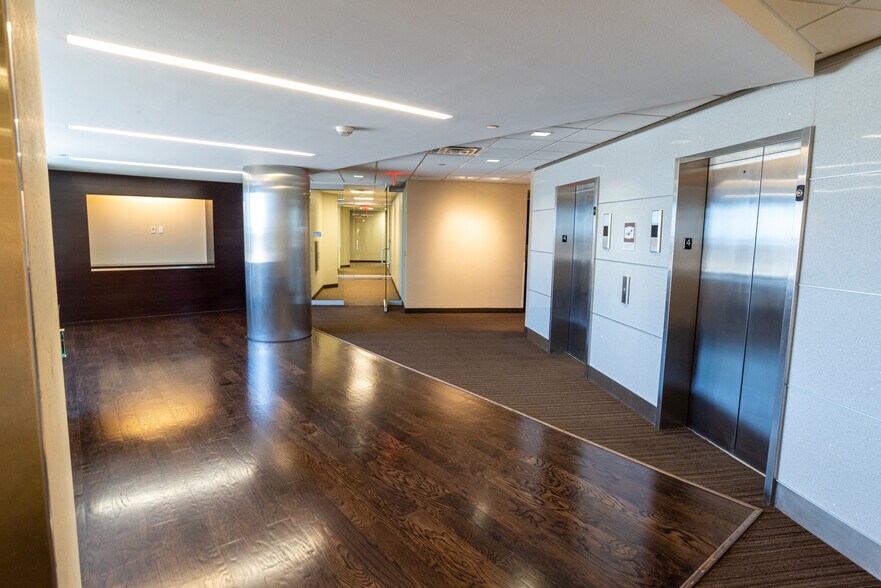 More Photos Of 1600 N Redbud Blvd, McKinney Office For Sale