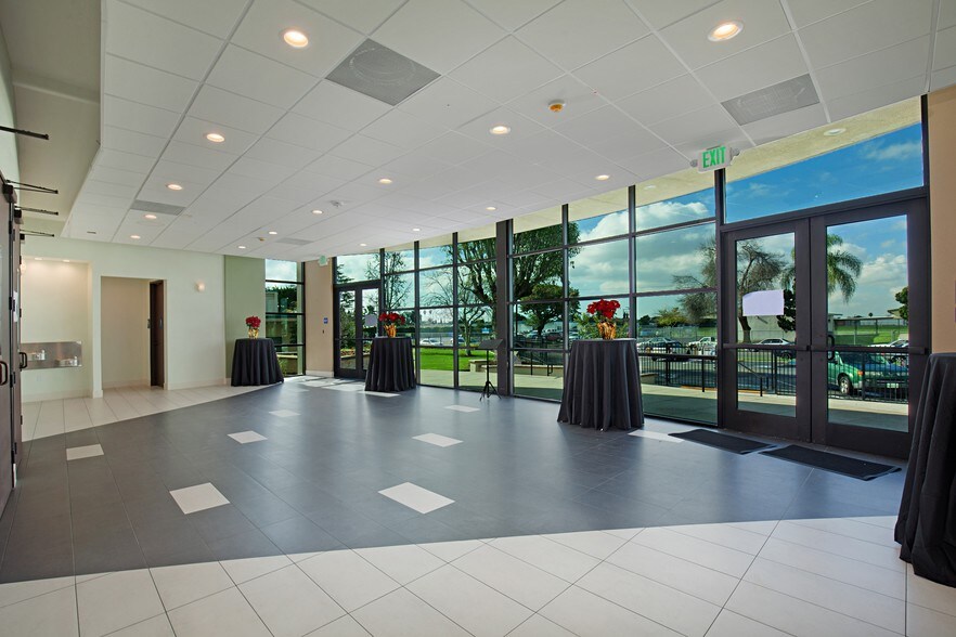 More Photos Of 13732 Clinton St, Garden Grove Religious Facility For Lease