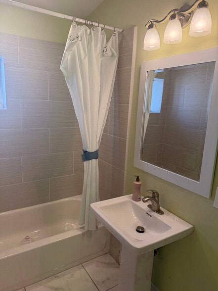More Photos Of 1610 E Sahara Ave, Las Vegas Freestanding For Sale