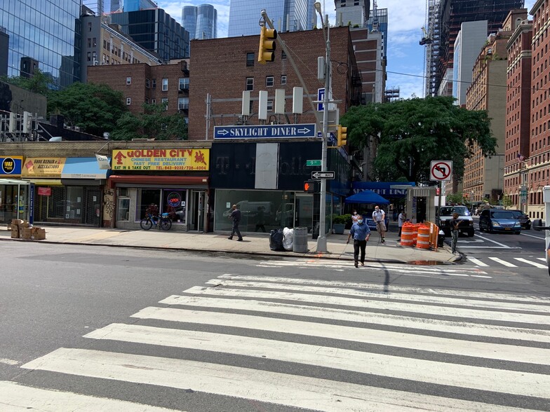 Primary Photo Of 423-431 Ninth Ave, New York Storefront For Lease