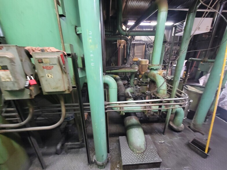 More Photos Of 1 7th St SW, Chisholm Manufacturing For Sale