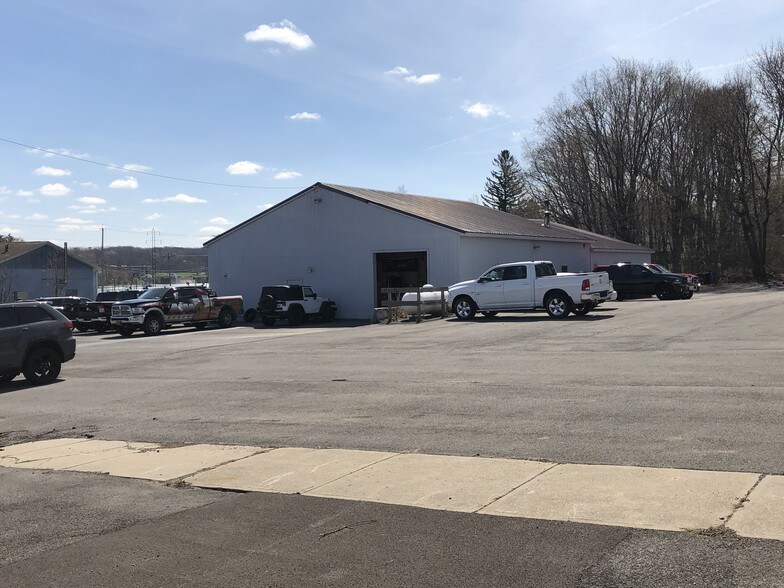 More Photos Of 420 W 1st St, Oswego Auto Dealership For Sale
