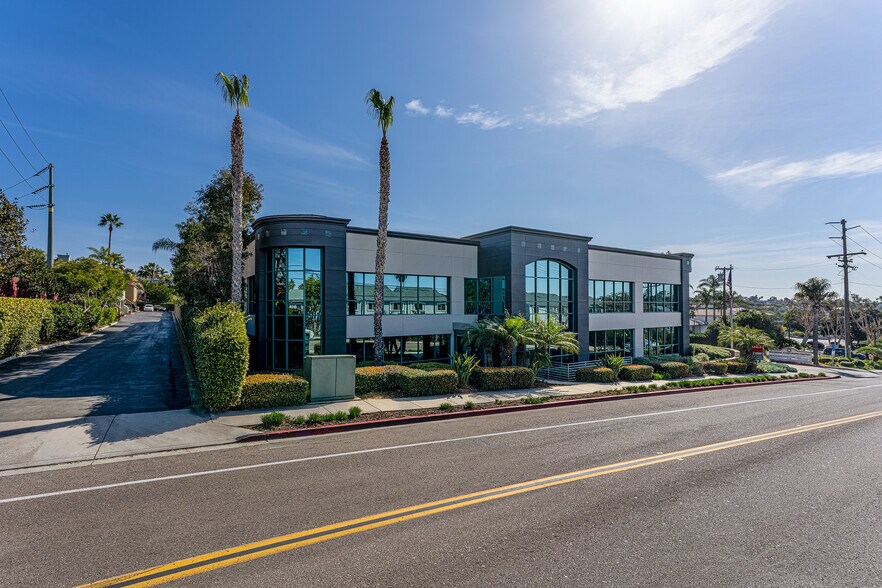 More Photos Of 171 Saxony Rd, Encinitas Medical For Lease