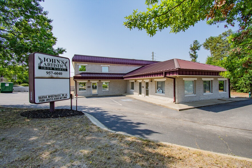 Primary Photo Of 117 Park Rd, Lexington Showroom For Sale