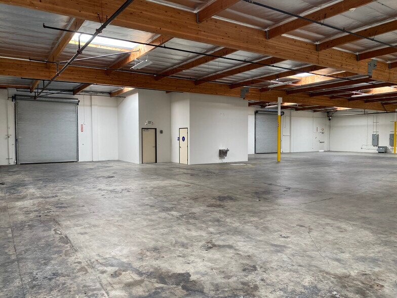More Photos Of 2854-2856 Supply Ave, Commerce Warehouse For Sale