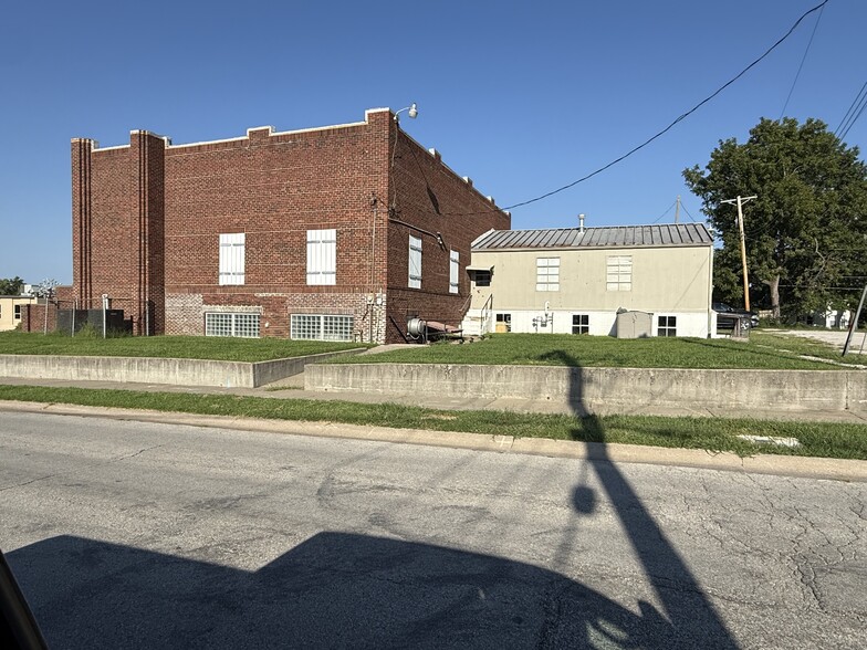 More Photos Of 908 W Main St, Blue Springs Lodge Meeting Hall For Sale