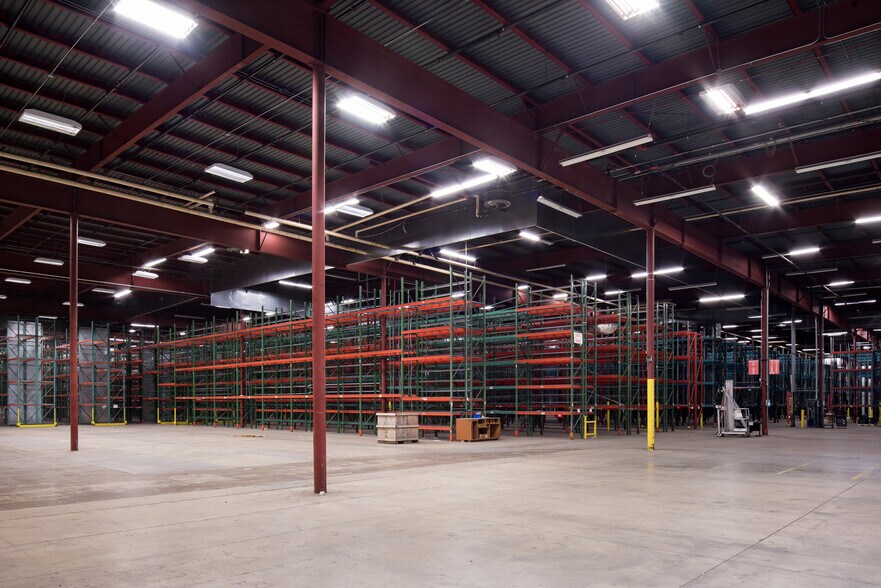 More Photos Of 2900 37th St, Rochester Warehouse For Lease