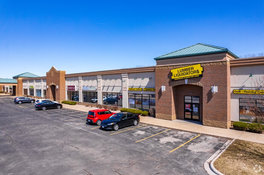 Primary Photo Of 1758-1920 N Casaloma Dr, Appleton Unknown For Lease