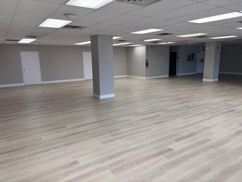 More Photos Of 662 Goffle Rd, Hawthorne Unknown For Lease