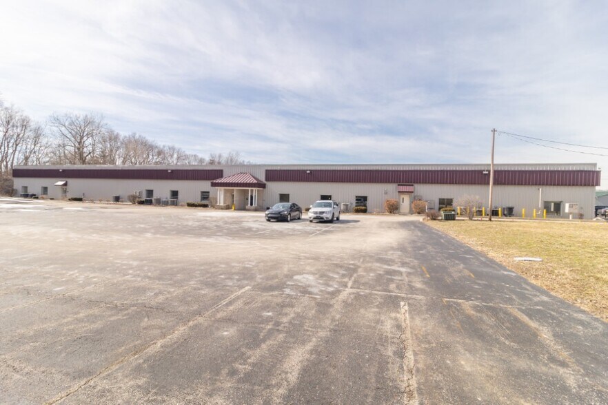 More Photos Of 503-527 New York Ave, New Castle Light Distribution For Lease