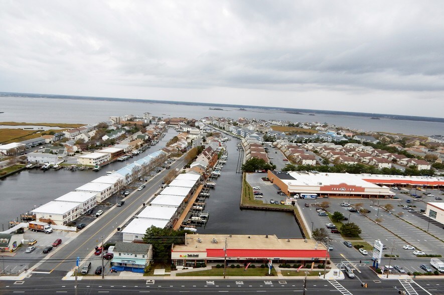 More Photos Of 11805 Coastal Hwy, Ocean City Storefront For Lease