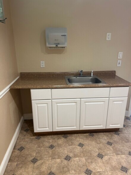 More Photos Of 1421 Montgomery Dr, Santa Rosa Office For Lease