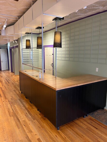 More Photos Of 721 Caroline St, Fredericksburg Storefront For Lease