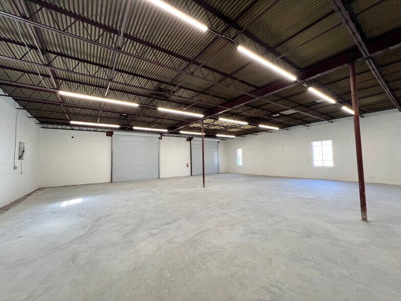 More Photos Of 4924 Old Benbrook Rd, Fort Worth Warehouse For Sale