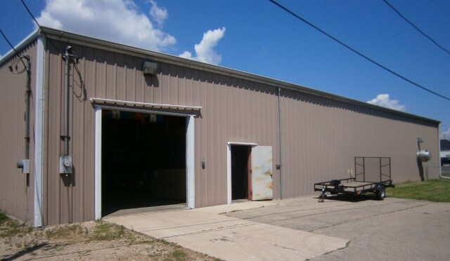 More Photos Of 1114 Valley Rd, Menasha Auto Repair For Sale