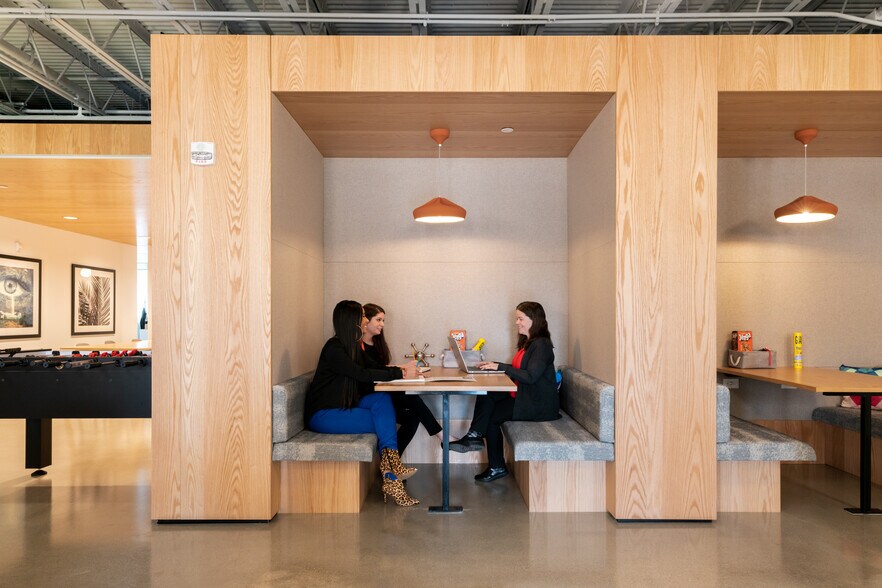 More Photos Of 1425-1437 Vine St, Cincinnati Coworking Space