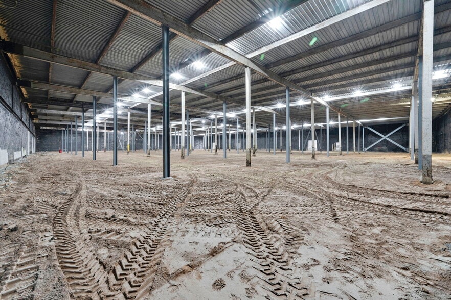 More Photos Of 241 Park Ave, East Hartford Manufacturing For Sale