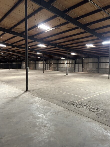 More Photos Of 1517 S Brightleaf Blvd, Smithfield Warehouse For Sale