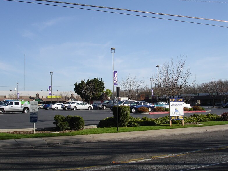 More Photos Of 839-921 W Roseburg Ave, Modesto General Retail For Lease