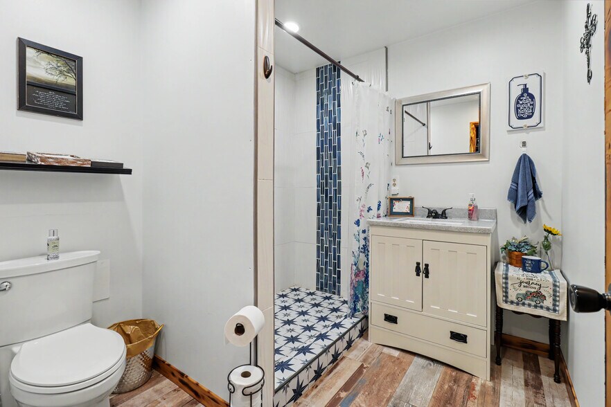 More Photos Of 545 N 1st St, Geneva Warehouse For Sale
