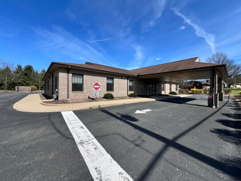 More Photos Of 86 Coraopolis Rd, Coraopolis Medical For Lease