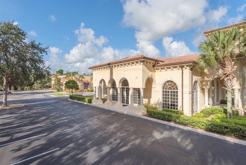 More Photos Of 13800-13900 Jog Rd, Delray Beach Unknown For Lease