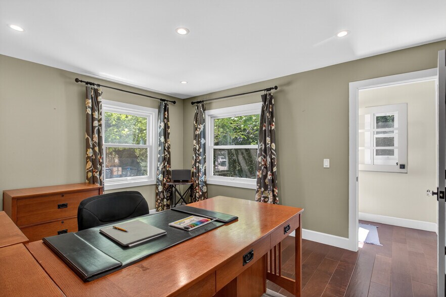 More Photos Of 17066 Palmdale Ln, Huntington Beach Contractor Storage Yard For Sale