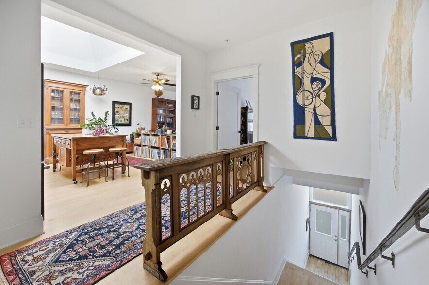 More Photos Of 104 Spruce St E, Ilwaco General Retail For Sale