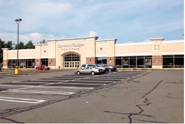 More Photos Of 410 Reidville Dr, Waterbury Freestanding For Lease