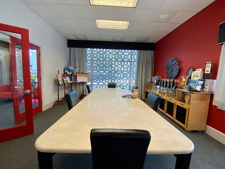 More Photos Of 2286 W 1st St, Fort Myers Office For Lease