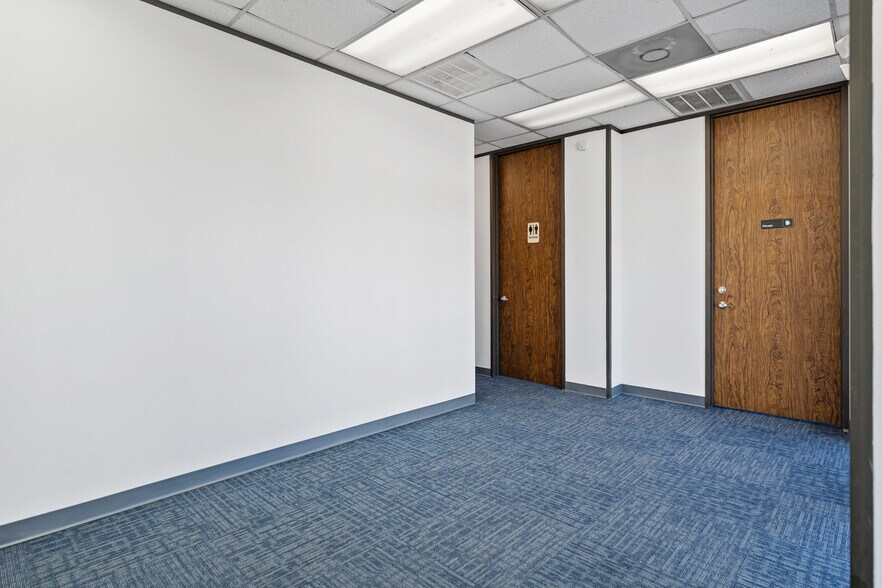 More Photos Of 1500 Brittmoore Rd, Houston Warehouse For Lease