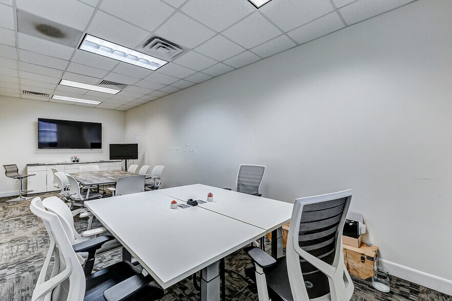 More Photos Of 7930 Broadway St, Pearland Medical For Lease