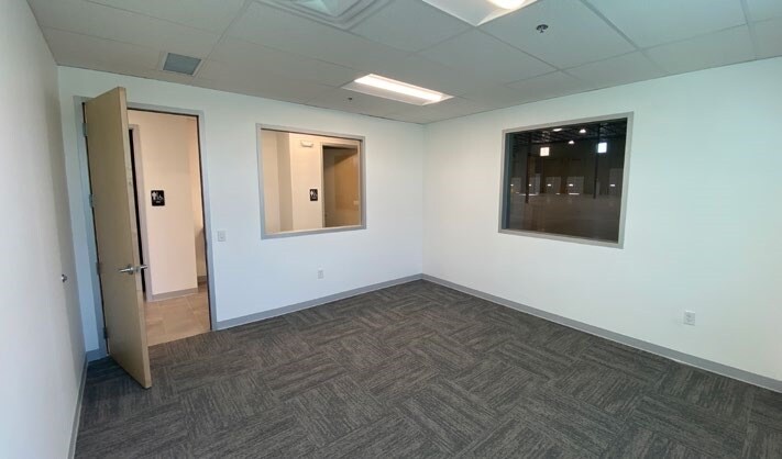 More Photos Of 4666 W US Highway 90, San Antonio Unknown For Lease