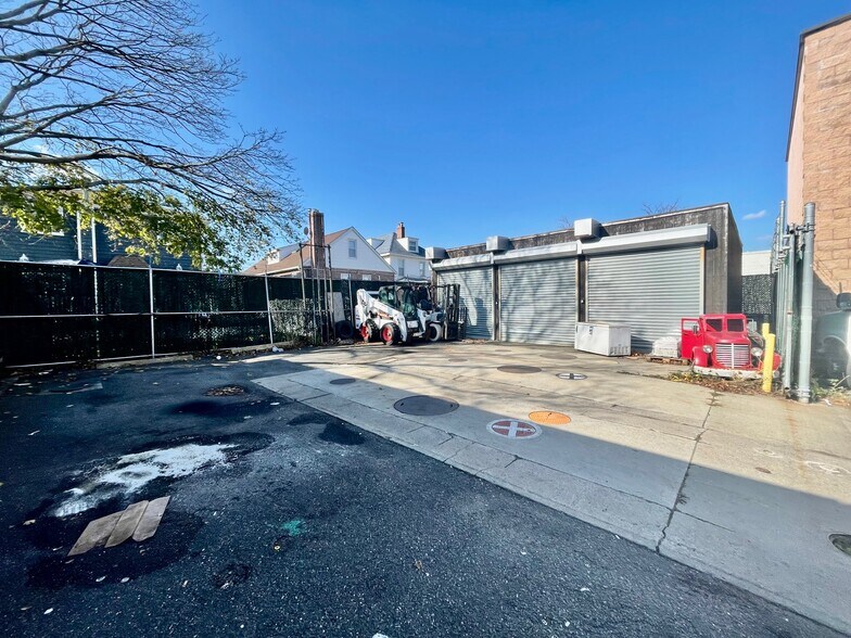 More Photos Of 441 Beach 129th St, Rockaway Park Service Station For Sale