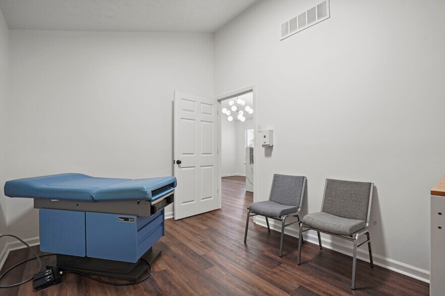 More Photos Of 3131 Custer Dr, Lexington Loft Creative Space For Sale