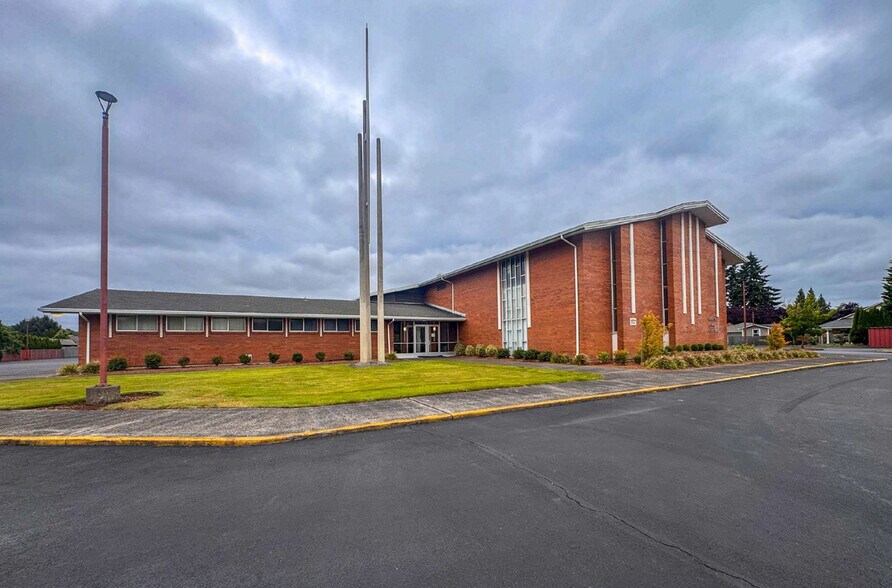Primary Photo Of 1721 30th Ave, Longview Religious Facility For Sale