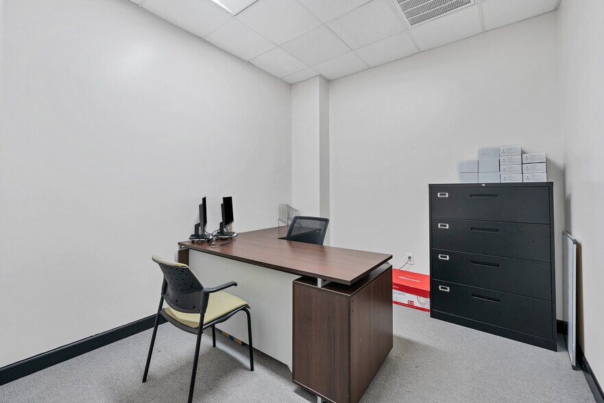 More Photos Of 1717 E 5th Ave, Tampa Warehouse For Sale