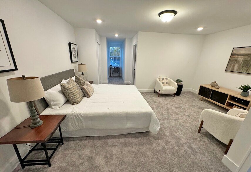 More Photos Of 502-558 Village Ln, Milford Specialty For Sale
