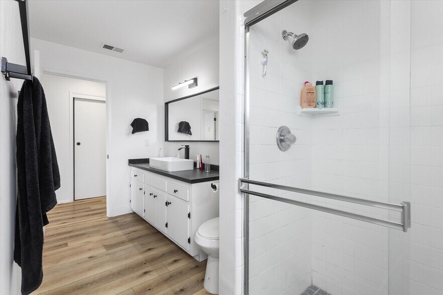 More Photos Of 2360 Ellsworth St, Berkeley Apartments For Sale