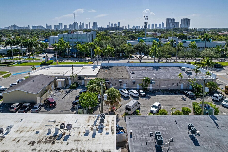 More Photos Of 16978-16990 NE 19th Ave, North Miami Beach Storefront Retail Office For Lease